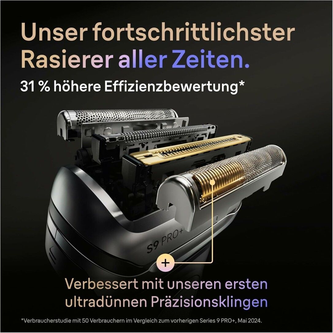 Detailansicht des Rasierers. Geöffnete Scherköpfe mit silbernen und goldenen Elementen. Schwarzer Hintergrund.
