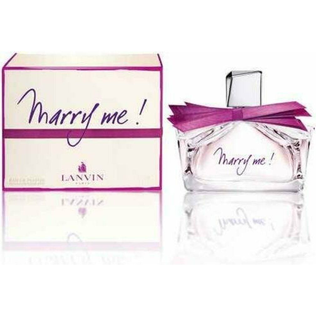 Parfümflasche und -verpackung. Flasche mit Schleife, Schriftzug 'Marry me!'. Verpackung mit Schriftzug und Logo.