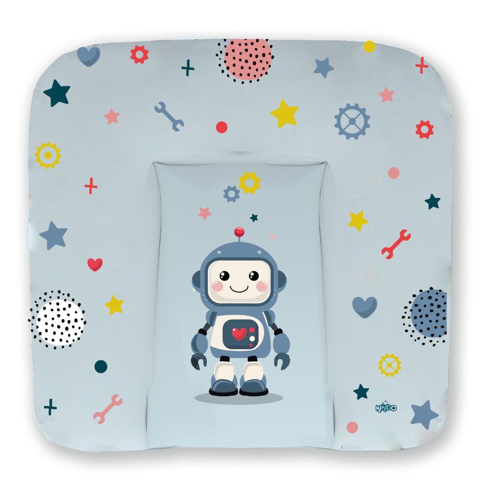 Hellblaues Wickelkissen mit Robotermotiv. Sterne, Zahnräder und Werkzeuge als Muster. Kikido Logo.