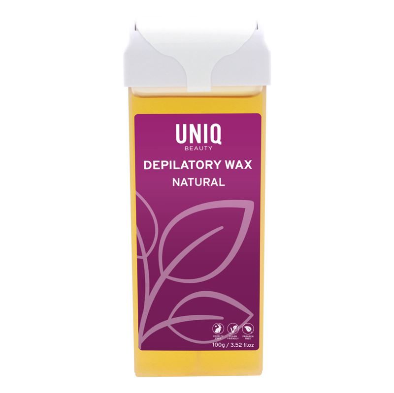 Gelber Wachsbehälter mit lila Etikett. Text: UNIQ BEAUTY, DEPILATORY WAX NATURAL.