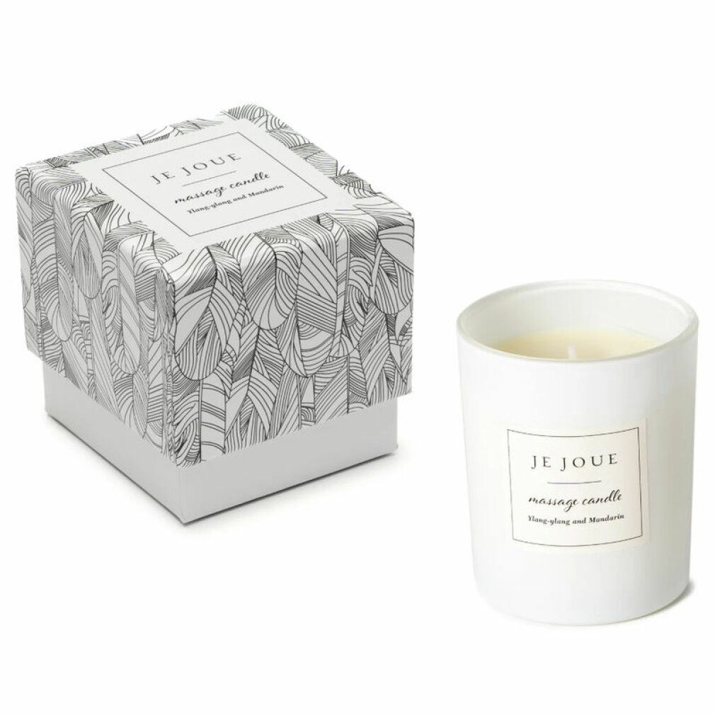 Weiße Kerze in zylindrischem Behälter. Daneben eine Schachtel mit Feder-Muster und Produktinformationen. Label: Je Joue, Massage Candle.