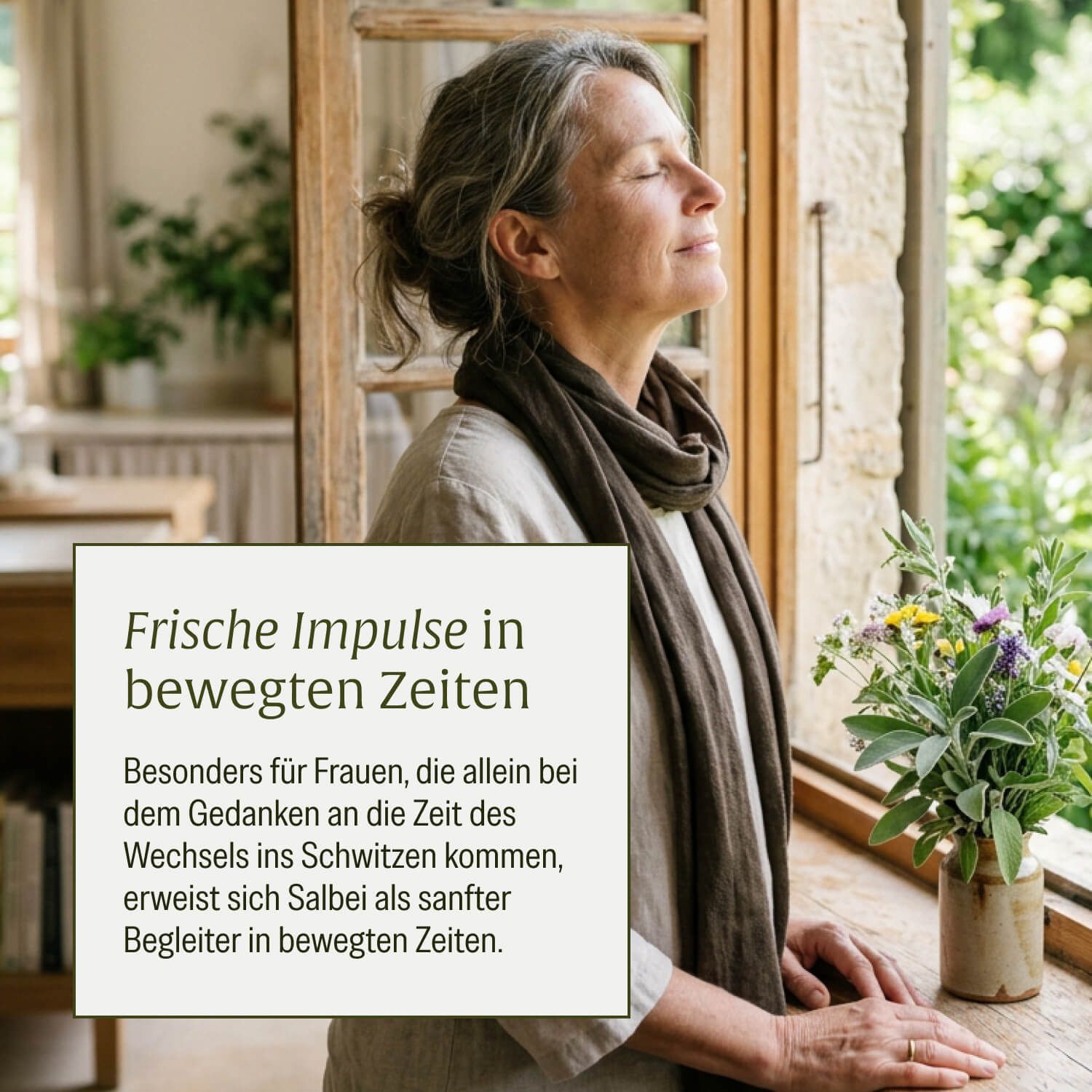 Frau entspannt am Fenster mit Kräutern. Text über Salbei als Begleiter in den Wechseljahren.