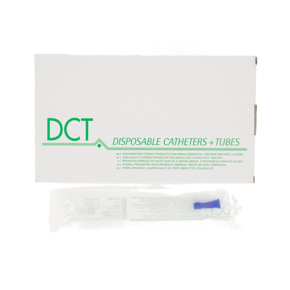 Karton mit Aufschrift DCT DISPOSABLE CATHETERS + TUBES. Einzeln verpackter Katheter mit blauem Konnektor.