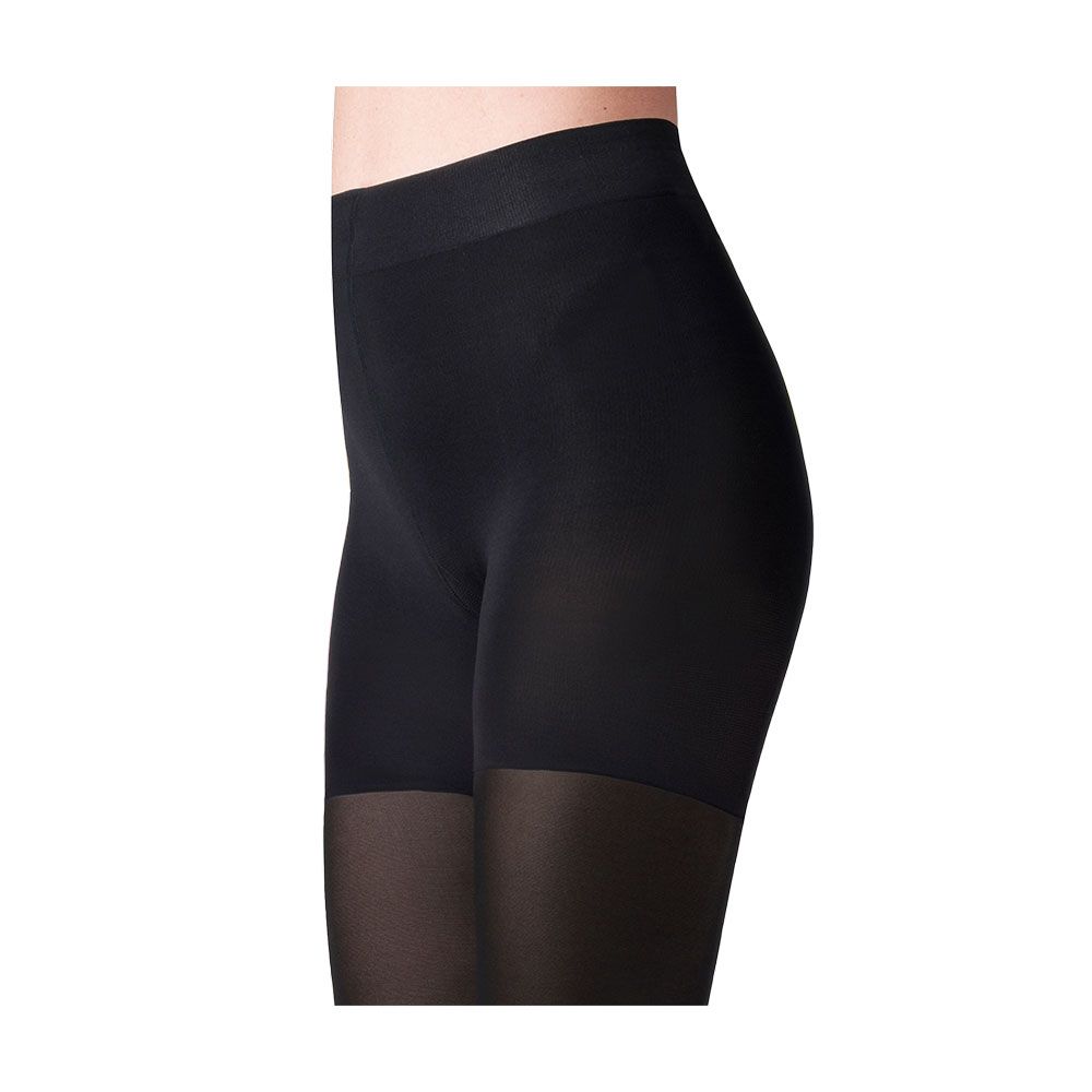 Schwarze Strumpfhose mit 140 den, blickdicht im oberen Bereich, transparent an den Beinen.