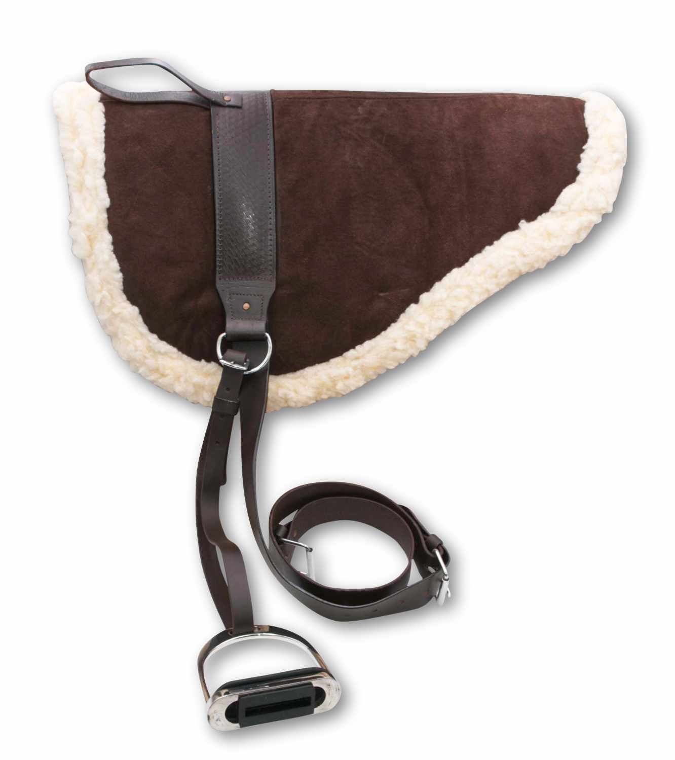 Braune Leder-Bareback-Pad mit weißem Fellrand, Steigbügel und Gurt. Mit Haltegriff.