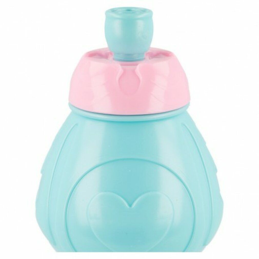 Türkisgrüne Trinkflasche mit rosa Deckel. Herzmotiv auf der Vorderseite. Oben ein Trinkverschluss.