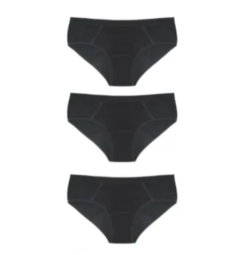Drei schwarze SELENACARE Sporty Periodenunterwäsche. Vorderansicht, klassischer Schnitt.