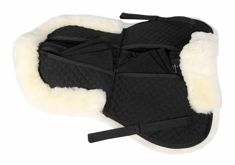 Schwarzes Korrekturpad mit weißem Fellrand. Steppstoff. Befestigungsriemen. Rückseite mit Taschen.