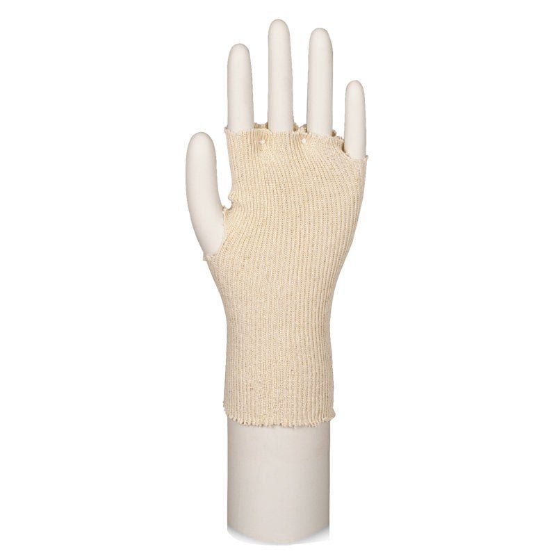 Beigefarbener, fingerloser Baumwollhandschuh auf einem weißen Handmodell. Geripptes Material, offene Finger.