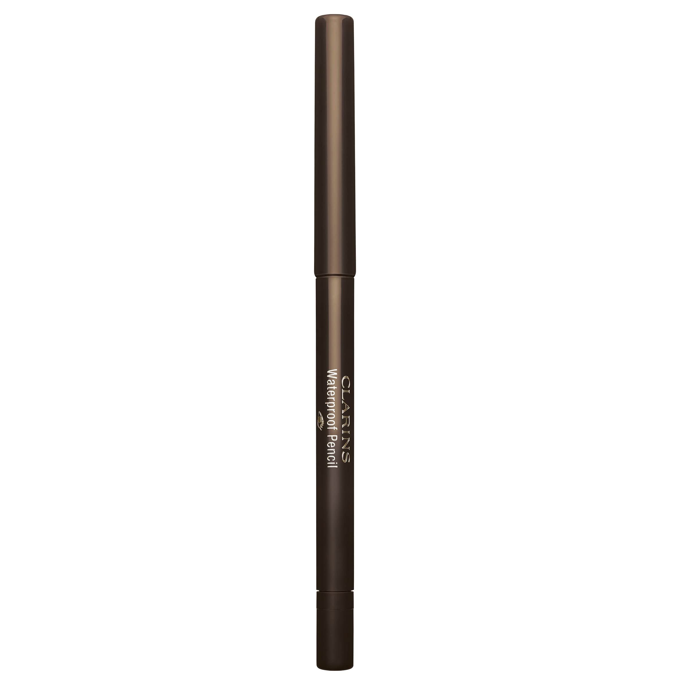 Brauner, wasserfester Stift. Aufschrift: Clarins Waterproof Pencil.