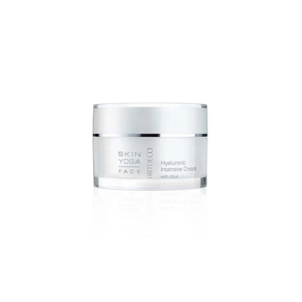 Creme-Tiegel mit Deckel. Aufschrift: Skin Yoga Face, Artdeco, Hyaluronic Intensive Cream with lotus.