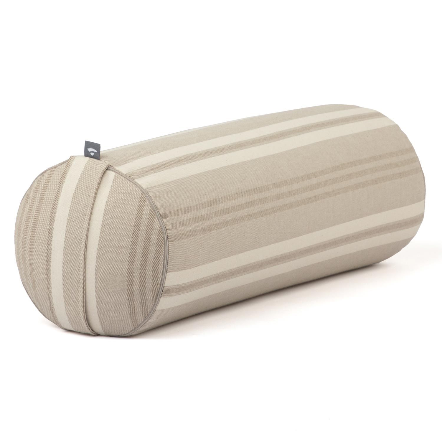 Zylindrisches Yoga-Bolster mit beigen und weißen Streifen. Kleines Label an der Seite.