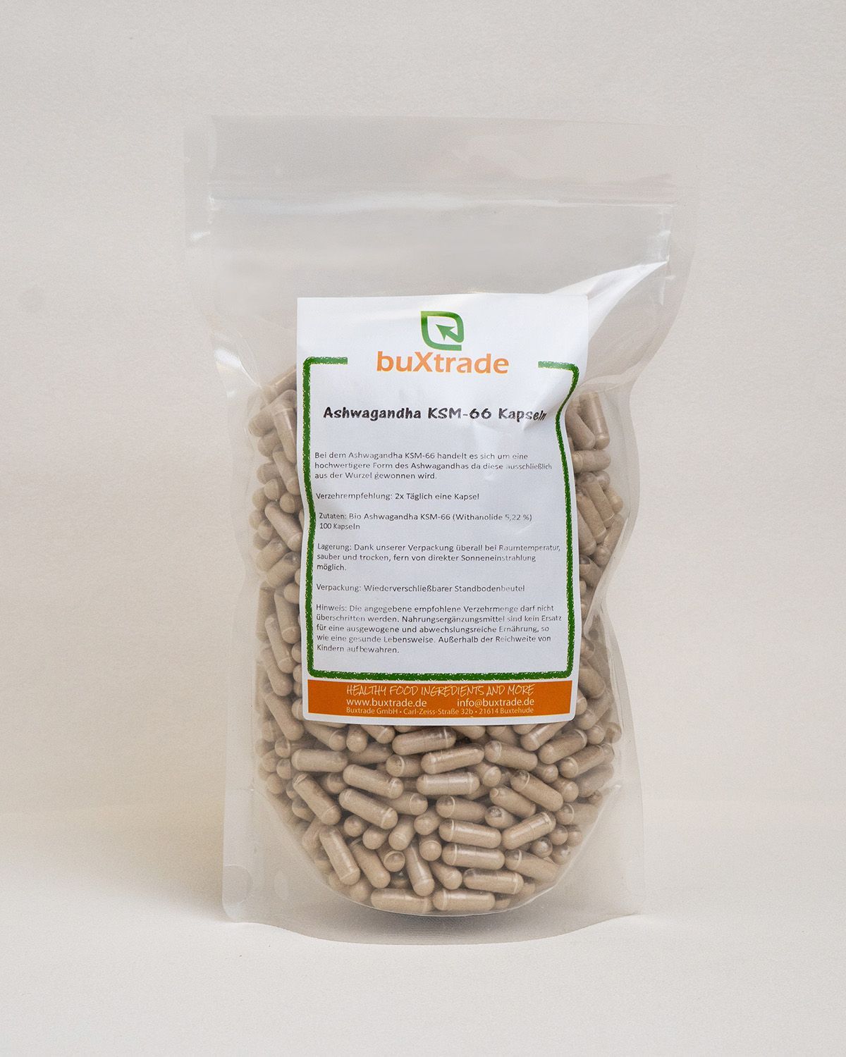 Beutel mit Kapseln. Aufdruck: buXtrade Ashwagandha KSM-66 Kapseln.