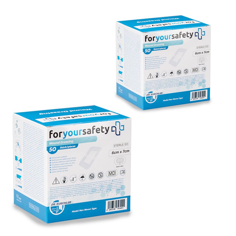 Zwei Packungen Wundpflaster. Aufschrift: for your safety, Wundverband, 50 Stück, 6cm x 7cm. Blaue und weiße Verpackung.
