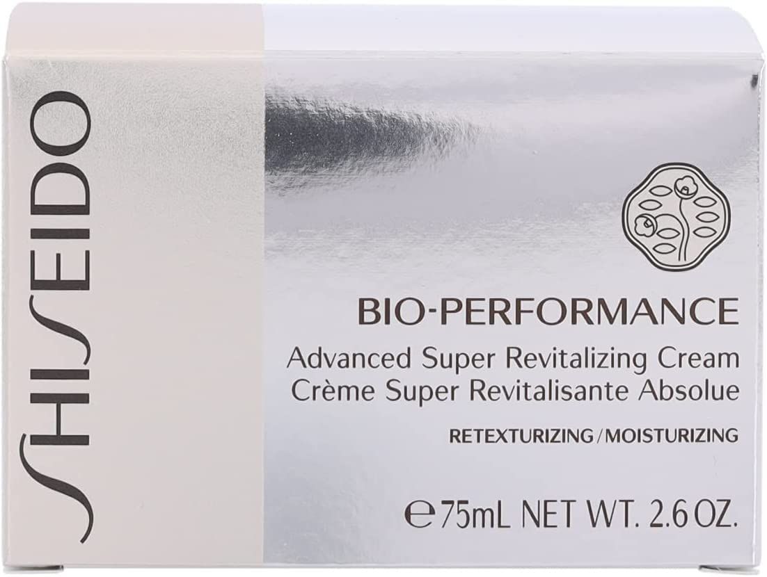 Verpackung der Creme. Aufschrift: SHISEIDO BIO-PERFORMANCE Advanced Super Revitalizing Cream. Silberne Verpackung mit Logo und Produktinformationen.