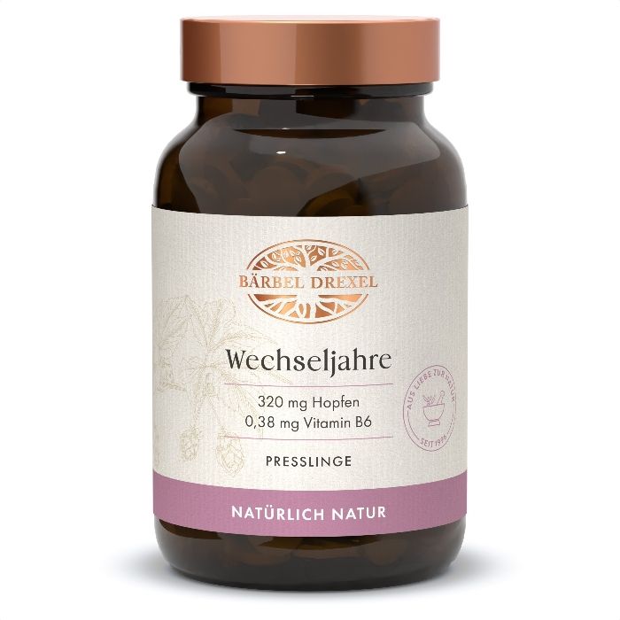 Flasche mit Etikett "Wechseljahre mit Hopfen und Vitamin B6". Frau lächelt. Text "Entspannte Wechseljahre".