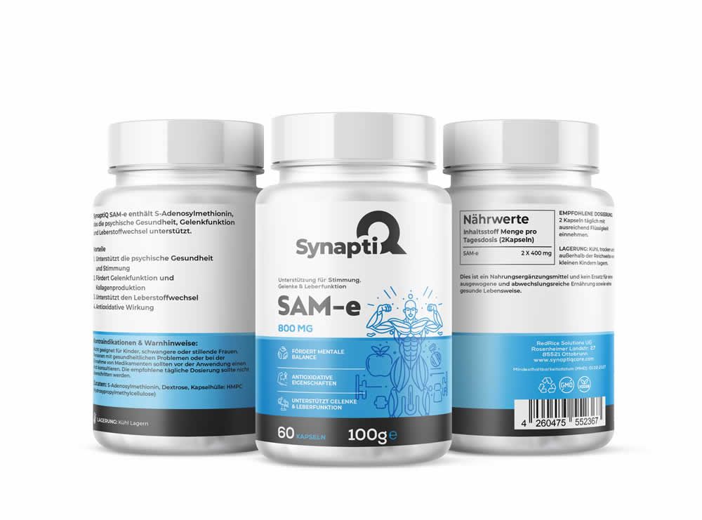 Drei weiße Plastikfläschchen mit blau-weißer Beschriftung. Enthält Kapseln. Aufschrift: SynaptiQ SAM-e 800 MG, 60 Kapseln, 100g.