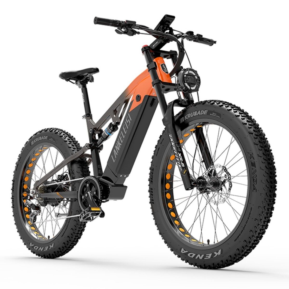 E-Mountainbike Lankeleisi RV800 Plus. Schwarz-orangefarbenes Design. Große Reifen mit gelben Akzenten. Frontscheinwerfer. Digitales Display. Marke Lankeleisi.