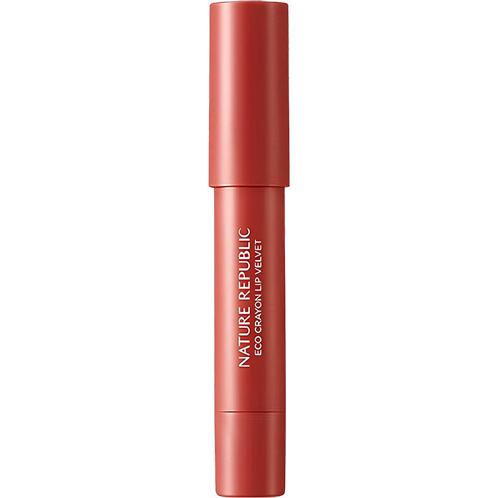 Roter Lippenstift-Stift. Aufschrift: NATURE REPUBLIC ECO CRAYON LIP VELVET.