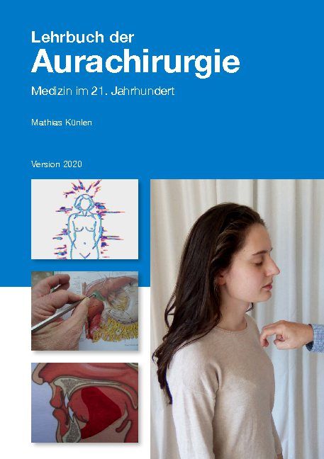 Buchcover: Lehrbuch der Aurachirurgie. Titel, Autor, Version 2020. Illustrationen und eine Person, die von einer anderen Person untersucht wird.