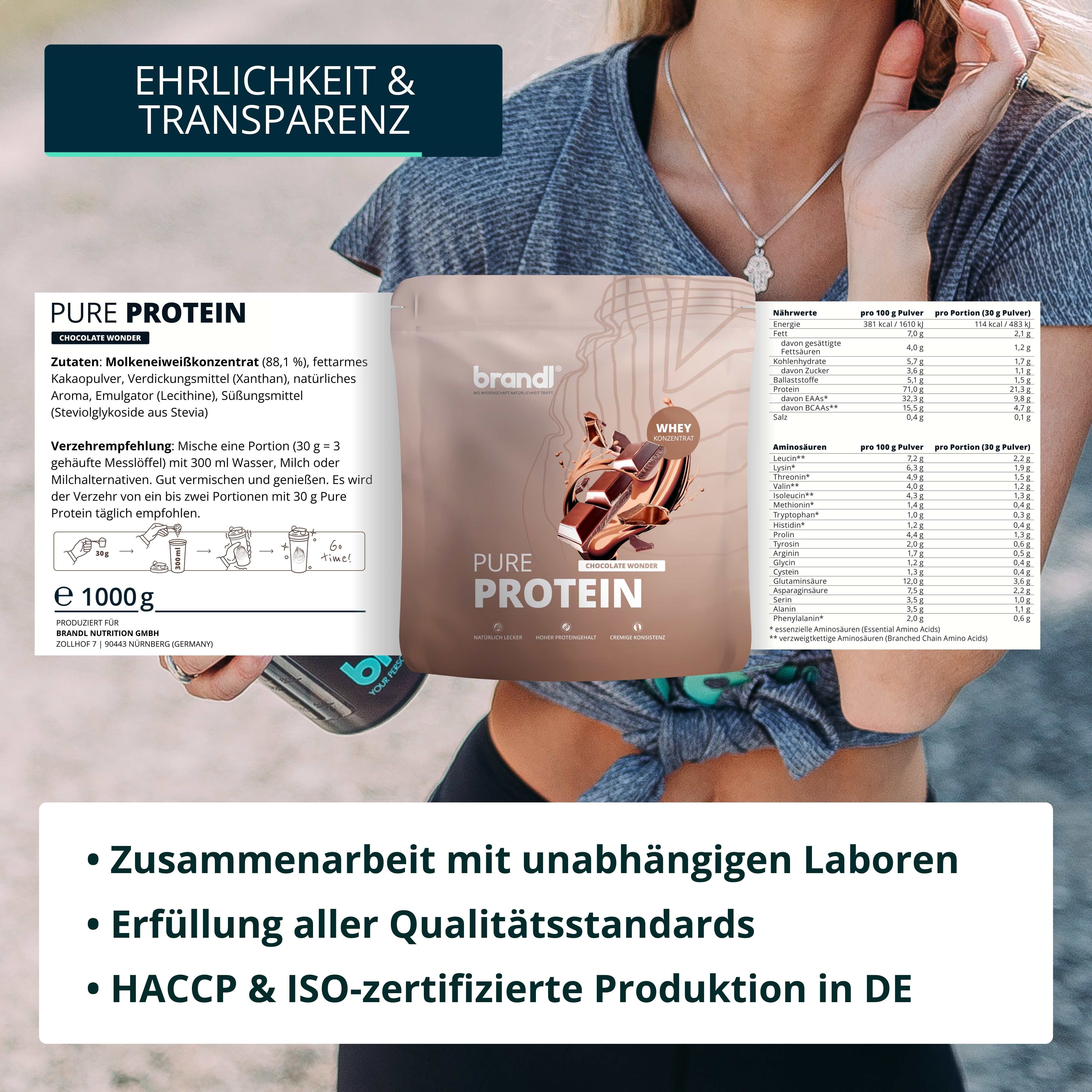 Frau mit Shaker und brandl® Pure Protein. Nährwertangaben. 1000g. 20g Protein pro Portion. 5 Proteinquellen.