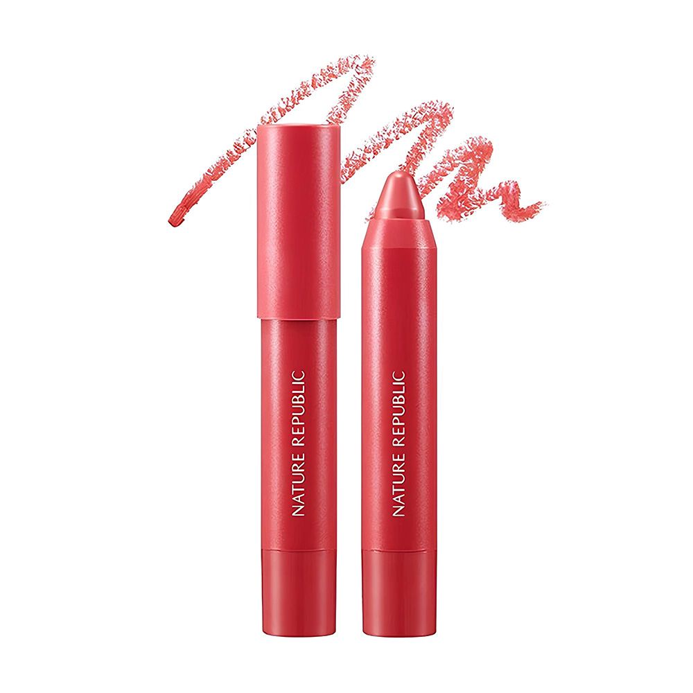 Zwei Lippenstiftstifte, rosa. Schriftzug: NATURE REPUBLIC ECO CRAYON LIP VELVET. Farbabstrich.
