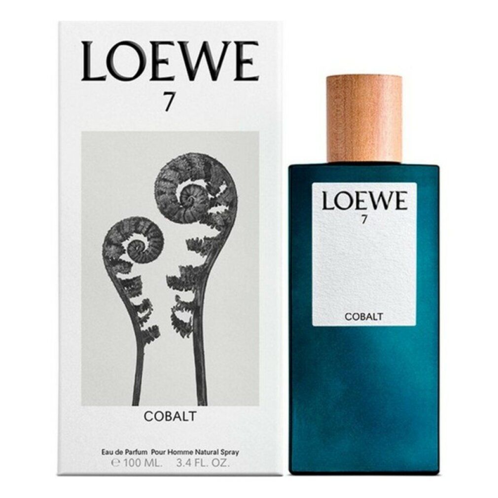 Loewe 7 Cobalt Edp Spray. Flakon mit Holzdeckel und weißer Verpackung mit Farnmuster. Text: LOEWE 7, COBALT.