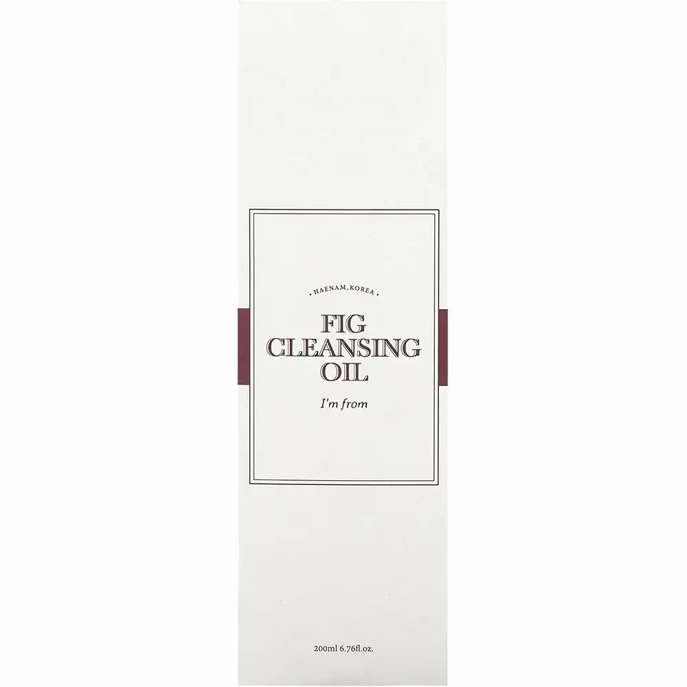 Weiße Verpackung mit Etikett "FIG CLEANSING OIL" und "I'M FROM".