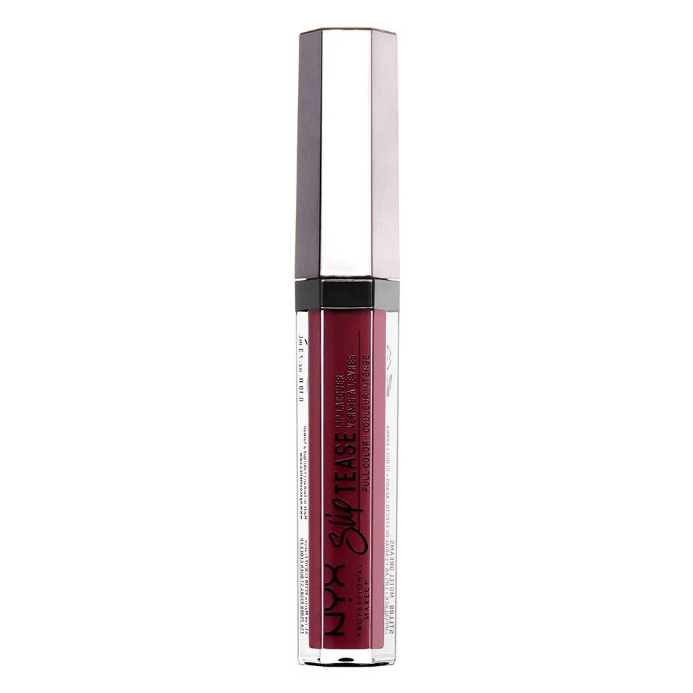 Lippenlack mit silberner Kappe. Aufschrift: NYX Slip Tease. Farbton: Dunkelrot. Transparente Tube.