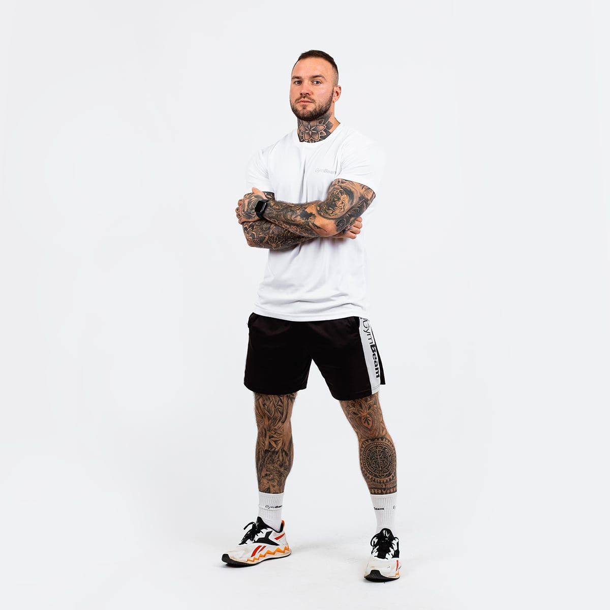 Herren TRN T-Shirt in Weiß, kurzärmelig, mit dezentem Logo auf der Brust.