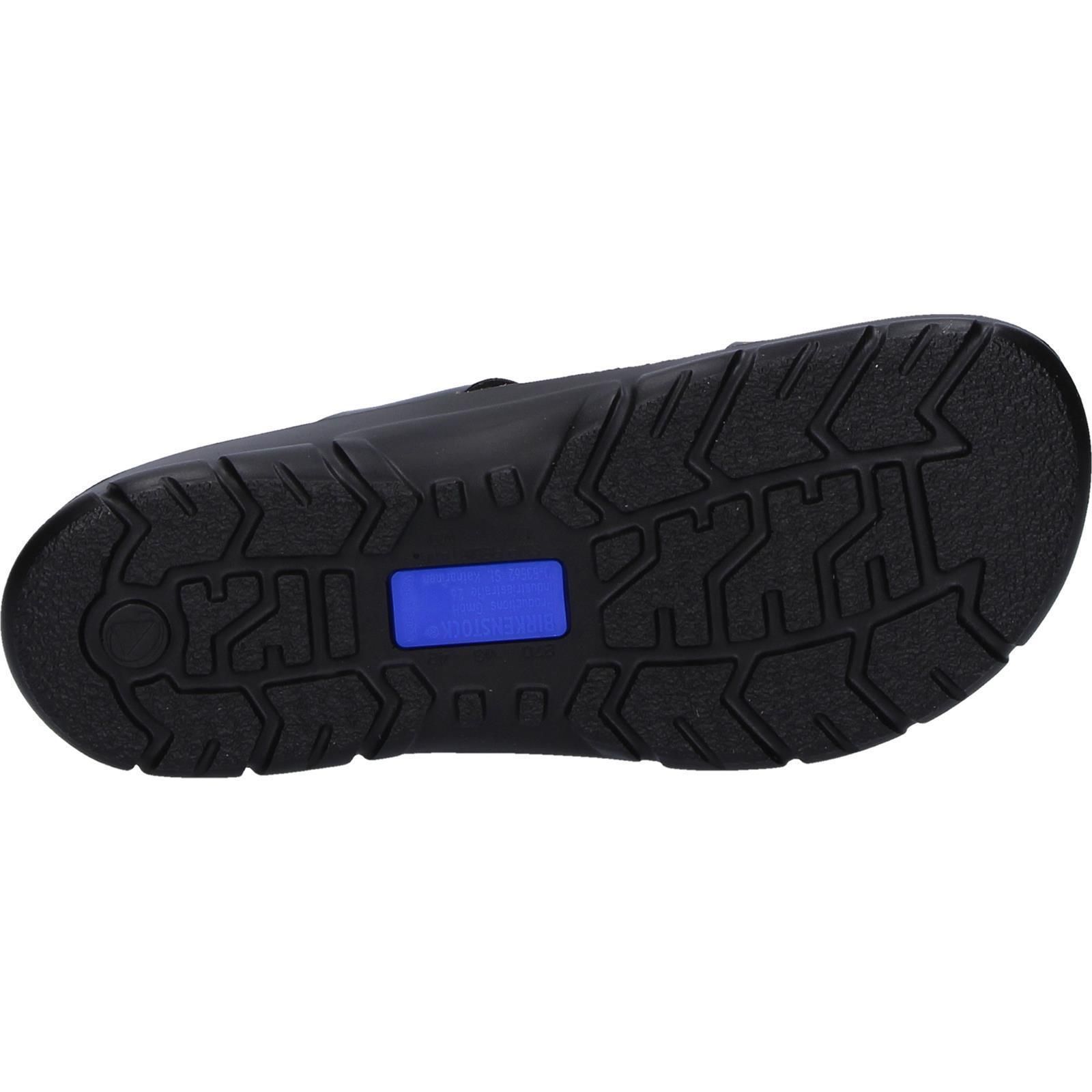 Schwarze Sandalensohle mit Profil. Blaue Markierung. Birkenstock-Logo und Größenangaben.