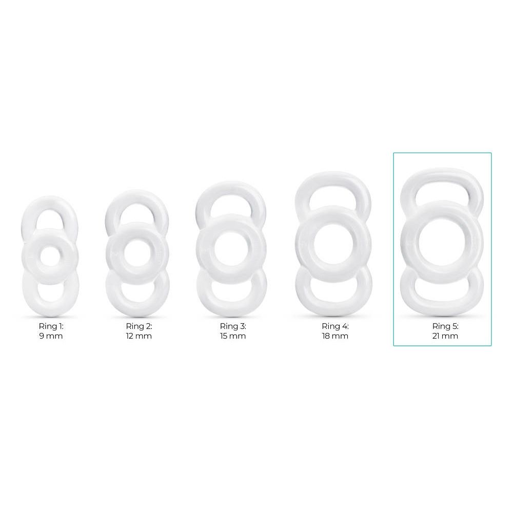 Fünf weiße, ringförmige Produkte mit drei verbundenen Ringen. Größenangaben: 9 mm, 12 mm, 15 mm, 18 mm, 21 mm. Ring 5 hervorgehoben.