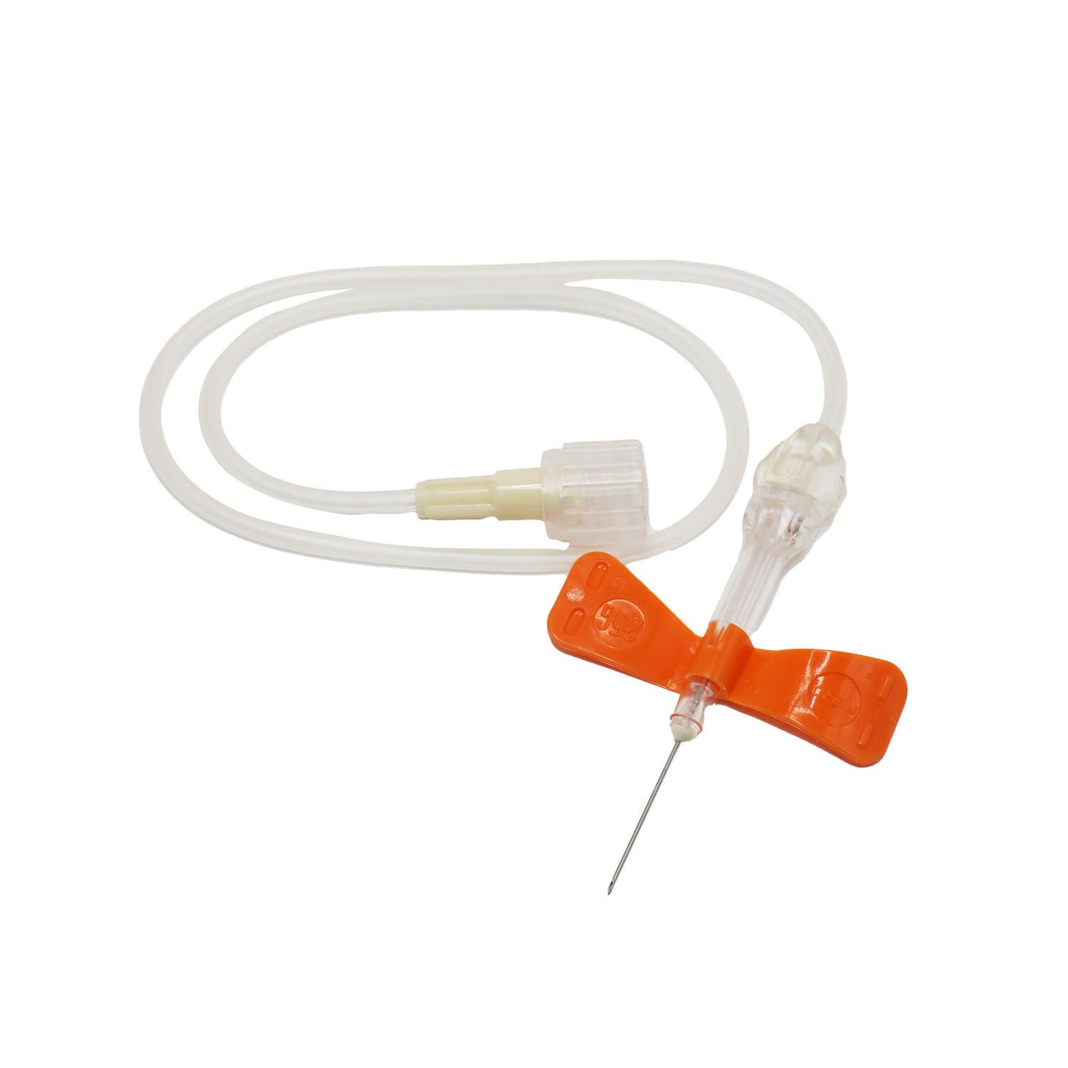 Infusionsbesteck mit orangefarbenen Flügeln, transparentem Schlauch und Nadel. Auf weißem Hintergrund.