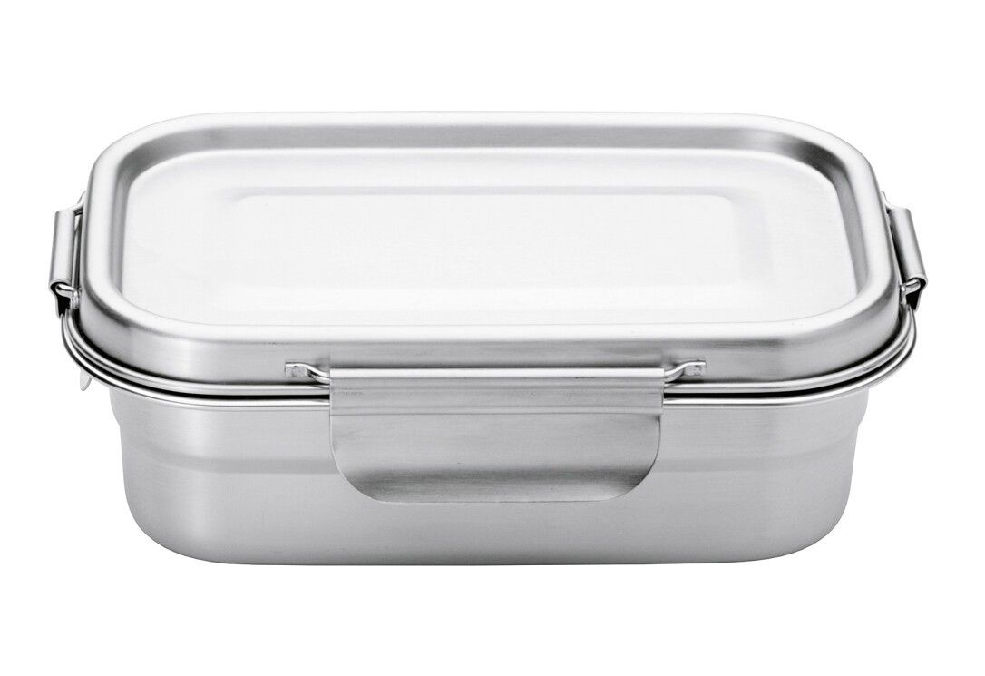 Rechteckige Edelstahl-Brotdose mit Deckel und zwei seitlichen Verschlüssen. Die Dose ist geschlossen.