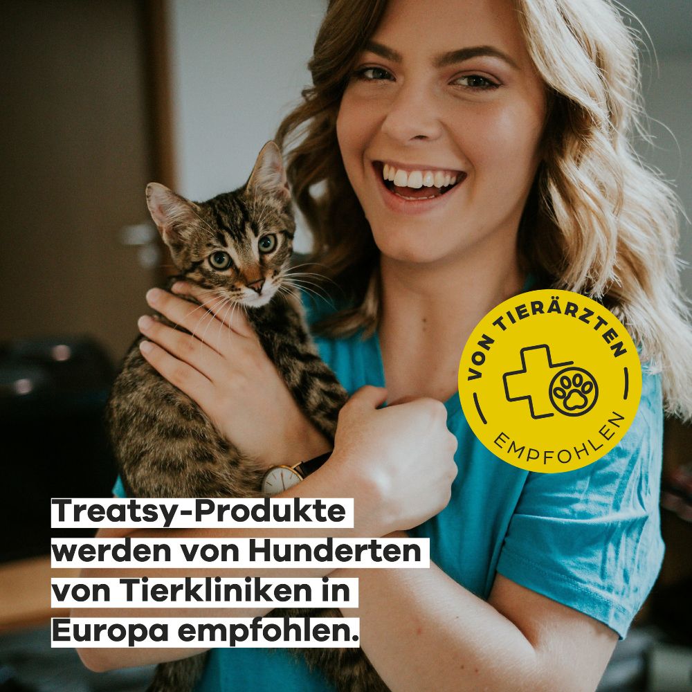 Frau hält Katze. Text: Von Tierärzten empfohlen. Treatsy-Produkte werden von Hunderten Tierkliniken in Europa empfohlen.