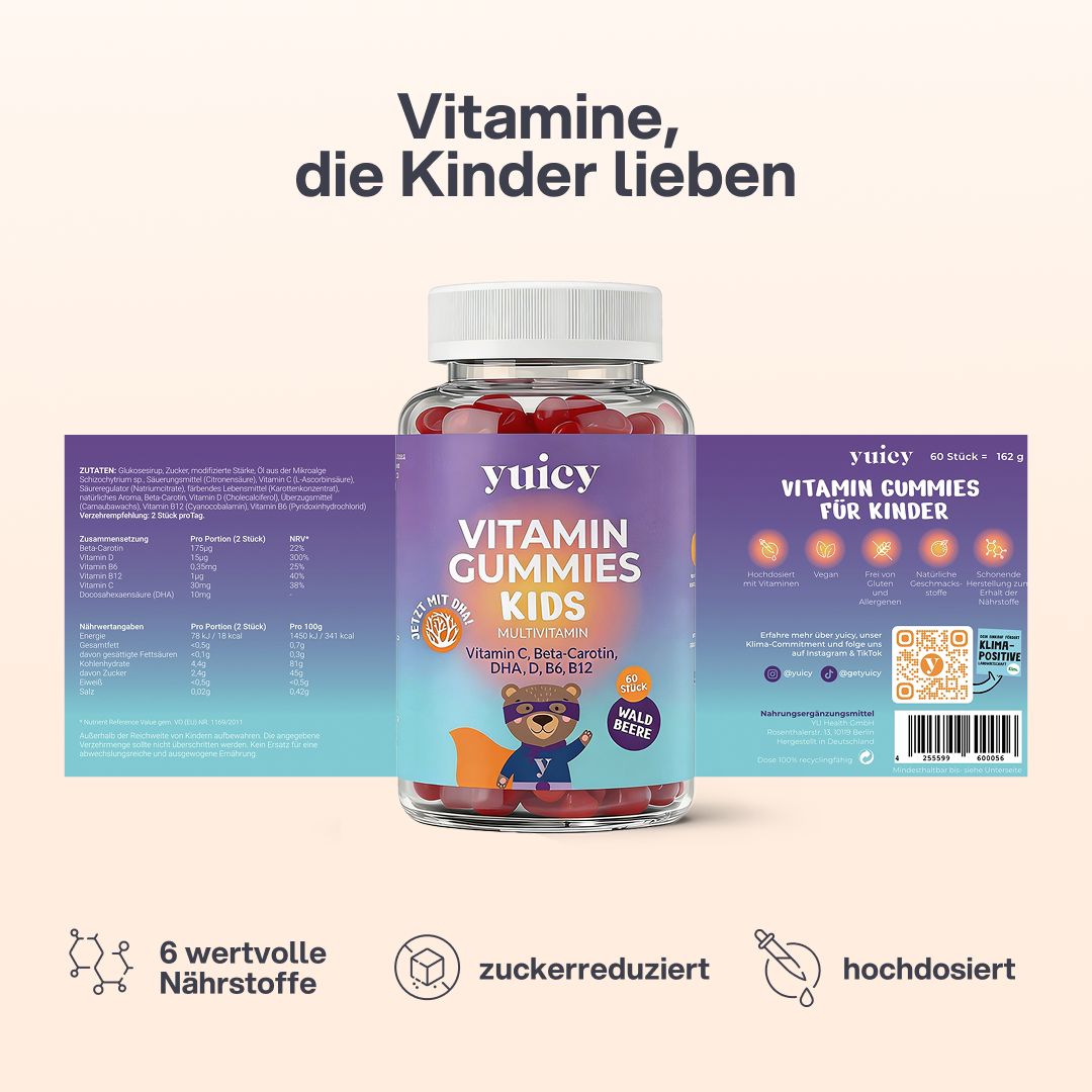 Eine Flasche Vitamin Gummies Kids mit geöffneter Verpackung. Text: 6 wertvolle Nährstoffe, zuckerreduziert, hochdosiert.