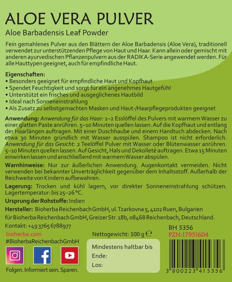 Grünes Etikett mit Text in Deutsch. Produktname: Aloe Vera Pulver, Aloe Barbadensis Leaf Powder. Herstellerinformationen und Logo.