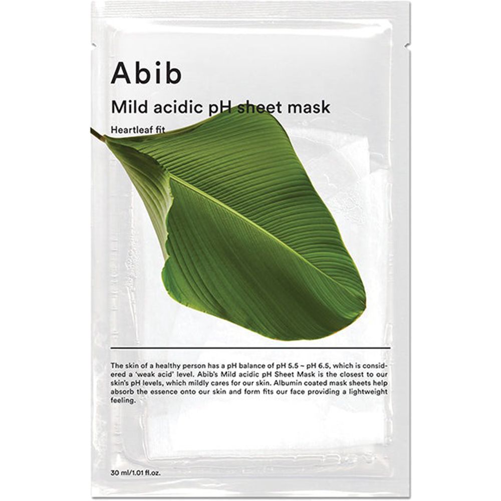 Verpackung mit ABIB Mild Acidic pH Sheet Mask. Blattmotiv. Text: Mild acidic pH sheet mask, Heartleaf fit.