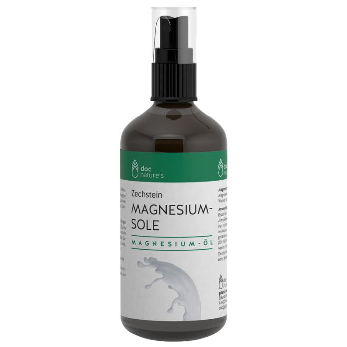 Braune Flasche mit schwarzem Pumpkopf. Etikett mit Produktnamen und Logo. Text: Zechstein Magnesium-Sole, Magnesium-Öl.