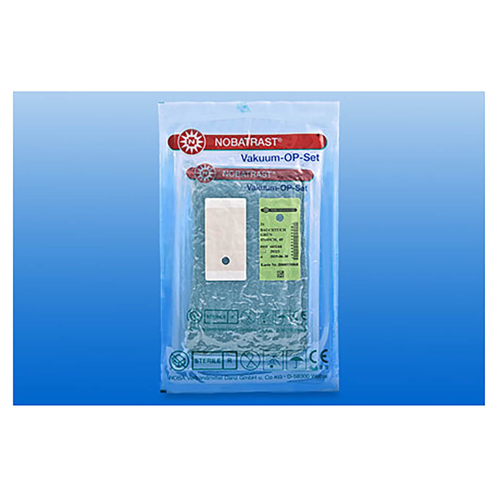 Verpackung mit OP-Set. Transparent, mit Produkt und Etiketten. Aufdruck: NOBATRAST, Vakuum-OP-Set. Grün, 20x30 cm.