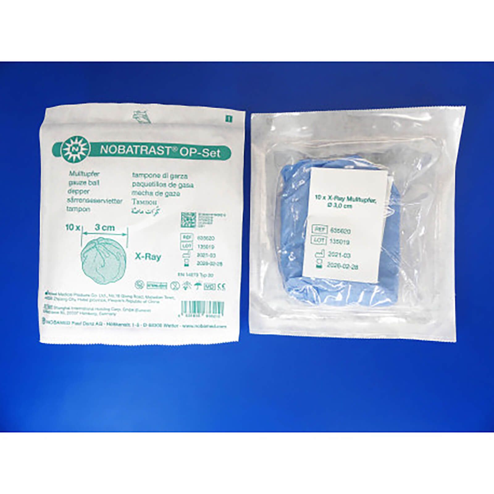 Zwei Verpackungen mit Mulltupfern. Produktname und Größenangaben sind deutlich sichtbar.