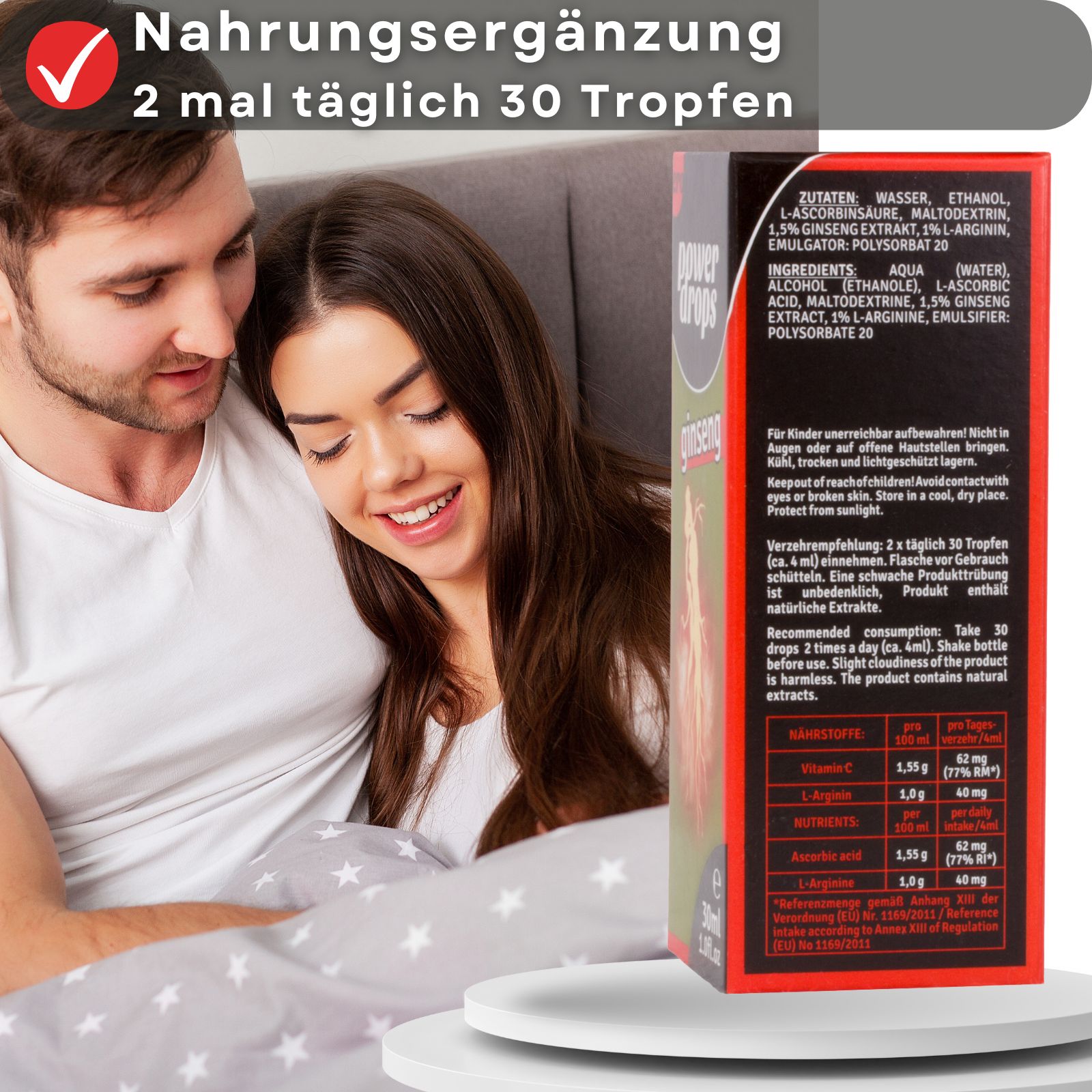 Paar im Bett. Neben ihnen: Produkt Ginseng Power Drops und Verpackung. Aufschrift: Power Drops, Ginseng, 30ml, 1.0fl.oz. Marke: ero.