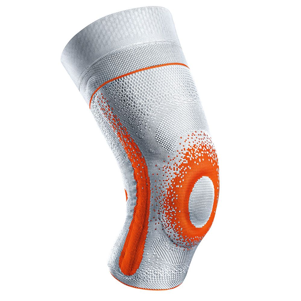 Kniebandage, grau-orange. Anatomische Form, atmungsaktives Material. Verstärkte Bereiche, offene Kniekehle. Details in Orange.