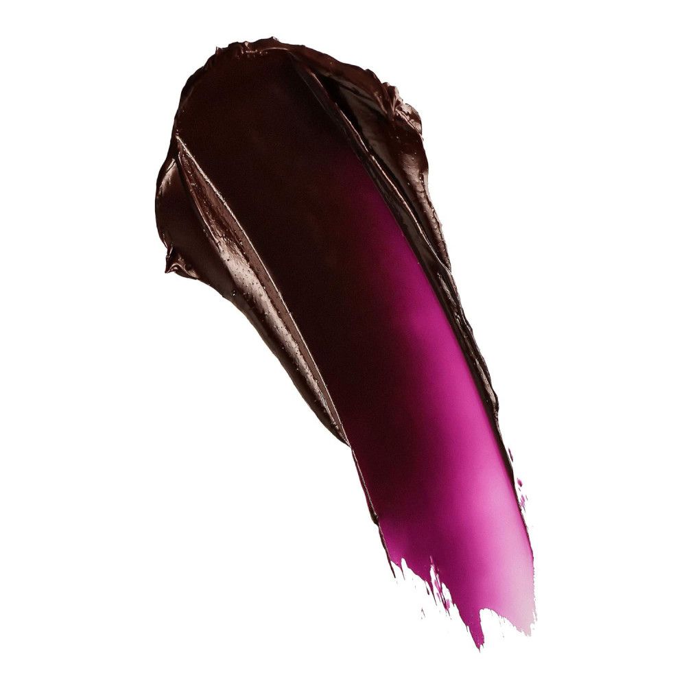 Dunkelroter Lippenstift-Abstrich mit Farbverlauf zu Pink. Glänzende Textur auf weißem Hintergrund.