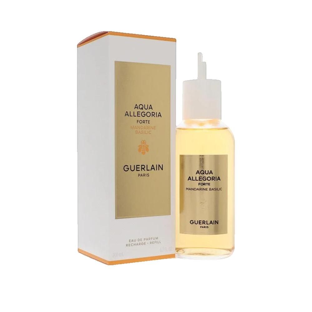 Parfümflakon und Verpackung. Flakon mit Etikett: Aqua Allegoria Forte Mandarine Basilic, Guerlain. Verpackung mit Logo und Produktnamen.