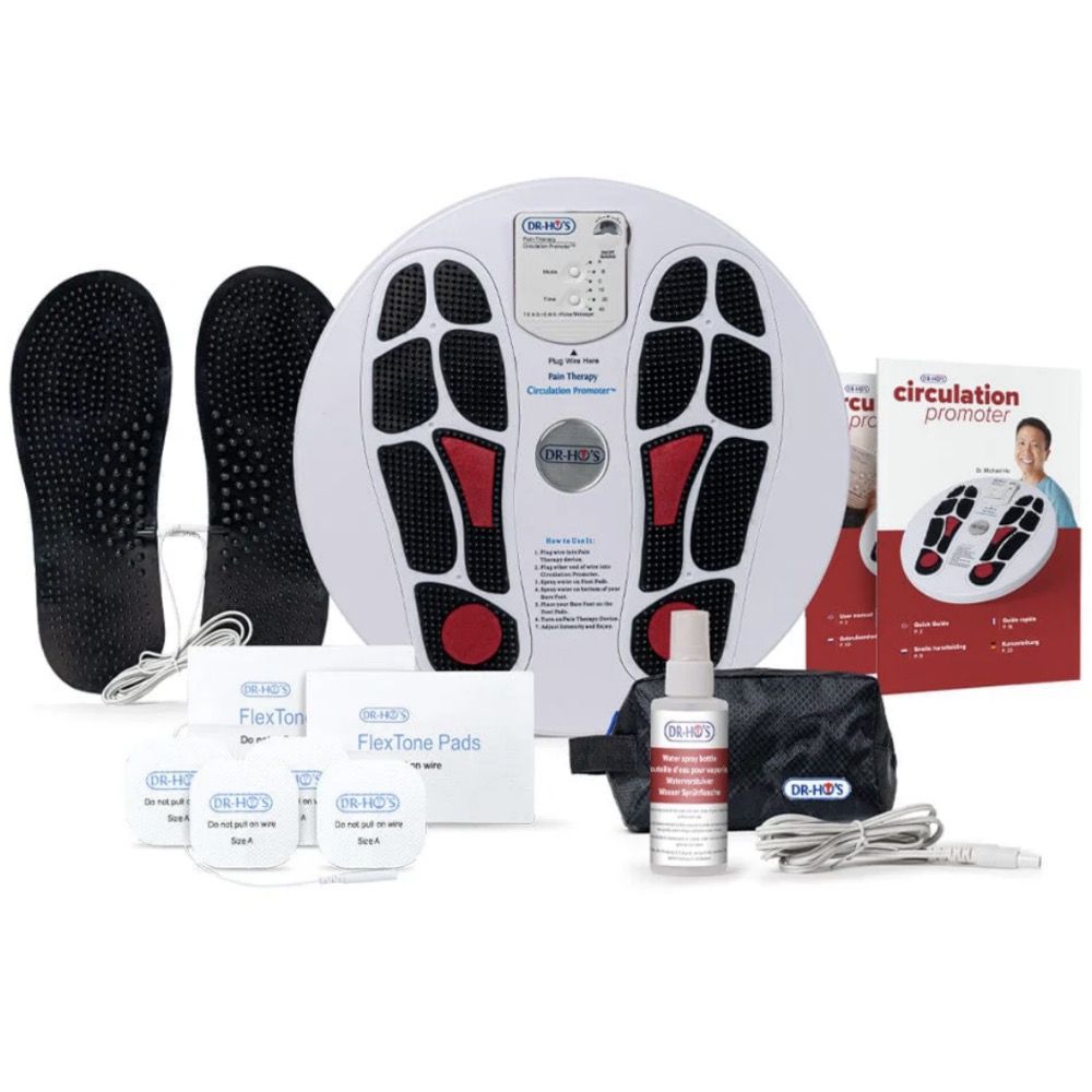 Produkt-Set: Fußmassagegerät, FlexTone Pads, Reiniger, Kabel, Bedienungsanleitung. Verschiedene Komponenten.