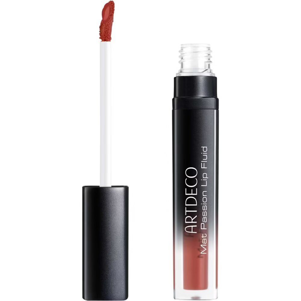 Artdeco Mat Passion Lip Fluid. Geöffnete Tube, Applikator mit rosafarbenem Produkt. Schwarze Kappe daneben.