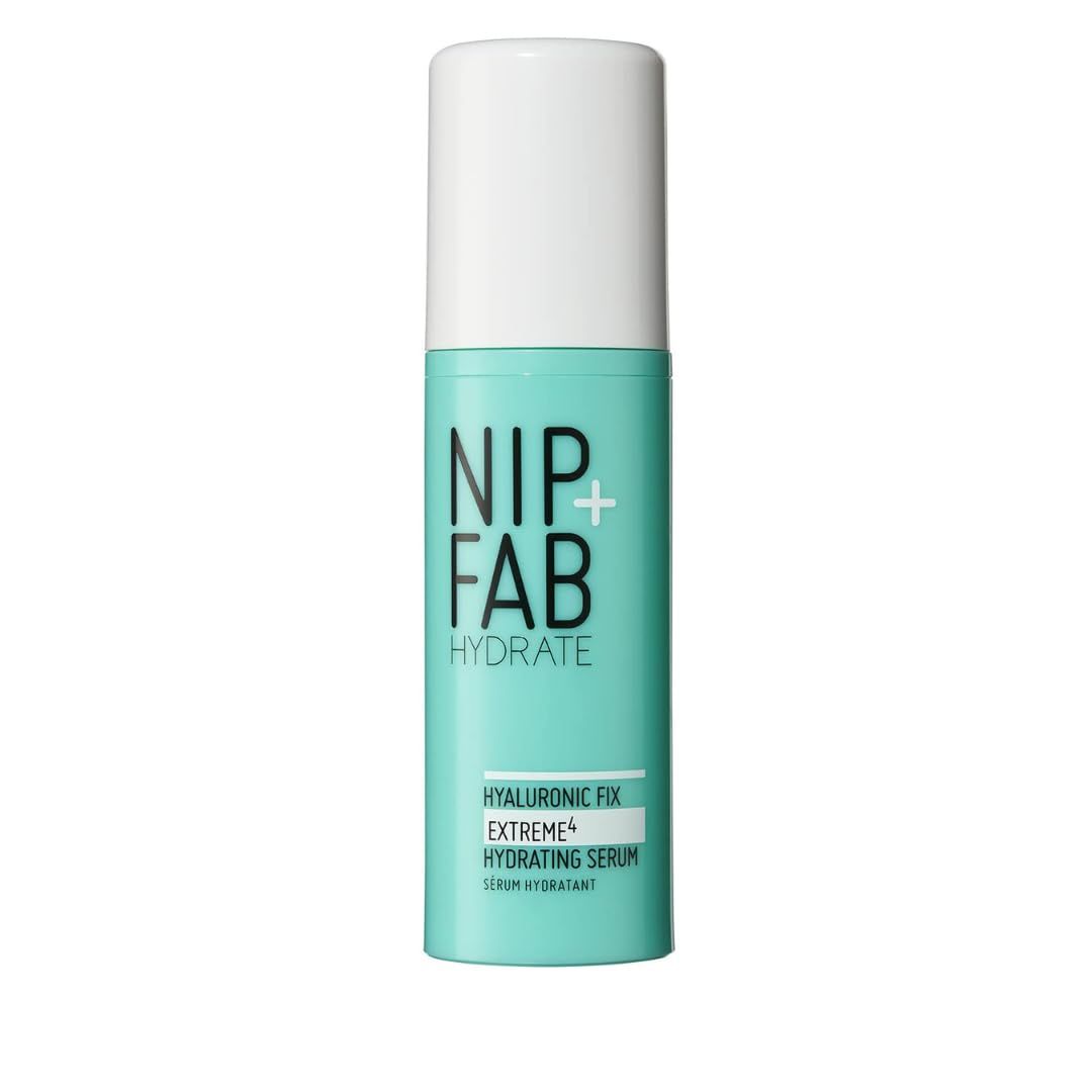 Türkisgrüne Flasche mit weißem Deckel. Aufschrift: NIP+FAB HYDRATE, HYALURONIC FIX EXTREME4 HYDRATING SERUM.