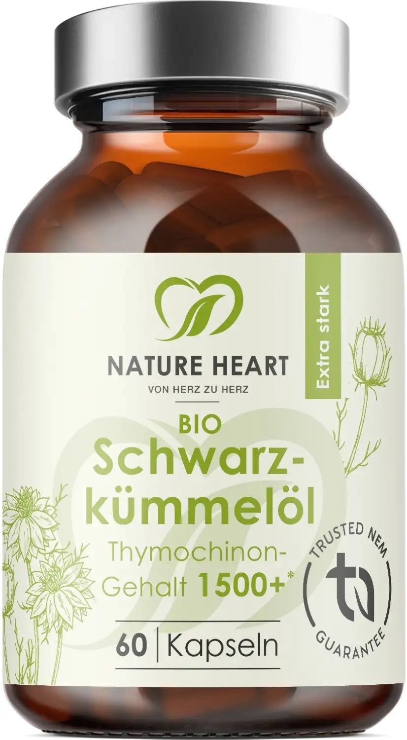 Braune Glasflasche mit Kapseln. Aufschrift: BIO Schwarzkümmelöl, Thymochinon-Gehalt 1500+. Logo: Nature Heart. 60 Kapseln. Siegel.