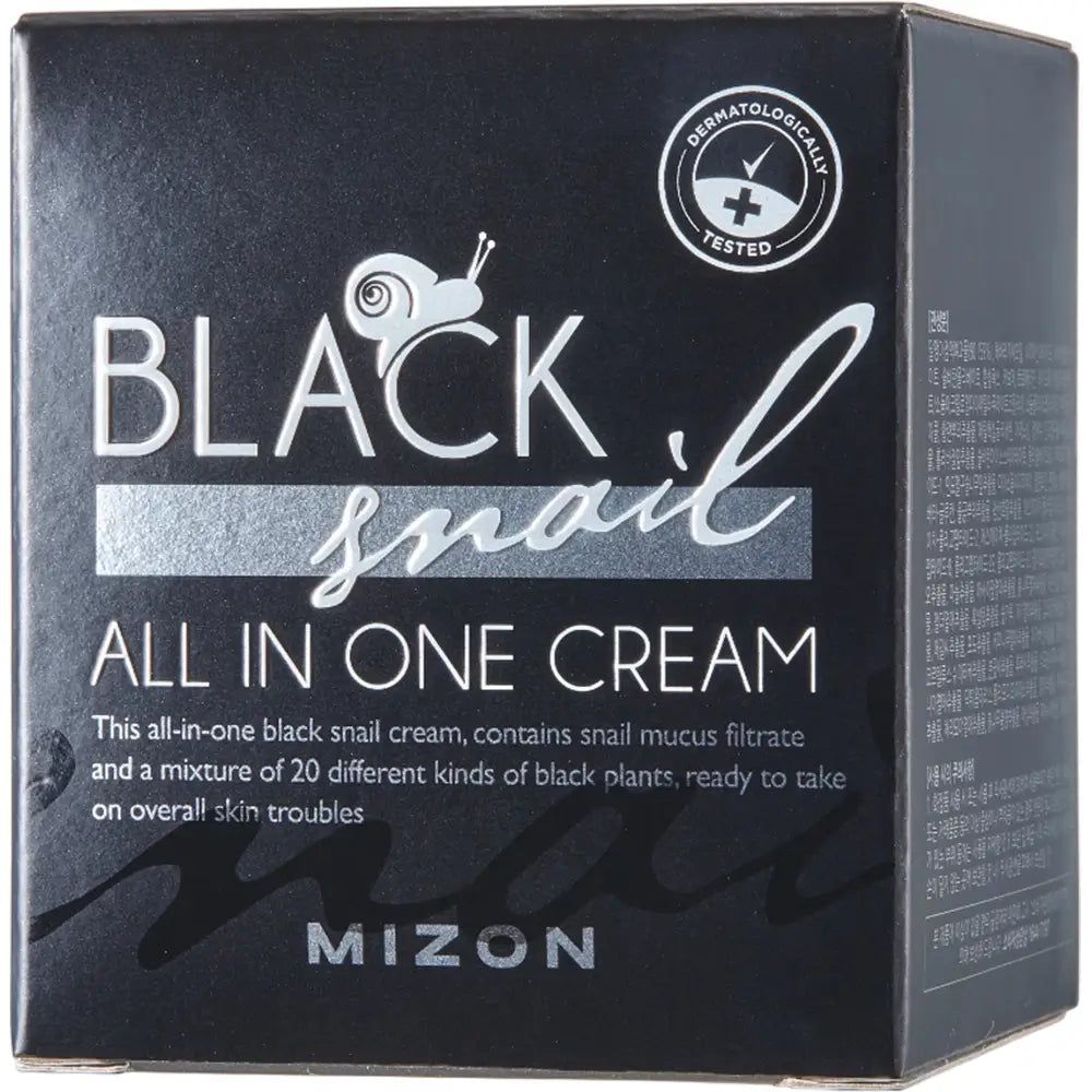 Schwarzer Karton mit Aufschrift: BLACK snail ALL IN ONE CREAM. Mit dermatologisch getestetem Siegel.
